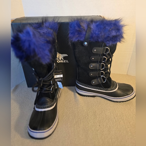 NIB Sorel Joan of Arctic Black Suede Boots with Blue Fur Trim size 9 - Picture 1 of 7